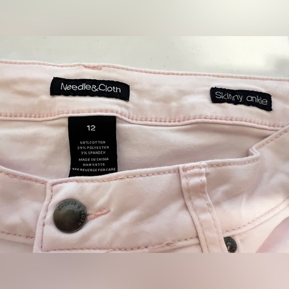 Sleek Pink Skinny Jeans for a Modern Look - Picture 2 of 4